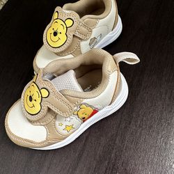 Disney Baby winnie the pooh Infant Sneakers- Size 4