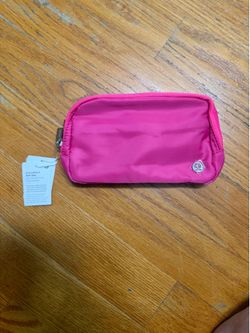Lululemon Everywhere Belt Bag 1L new