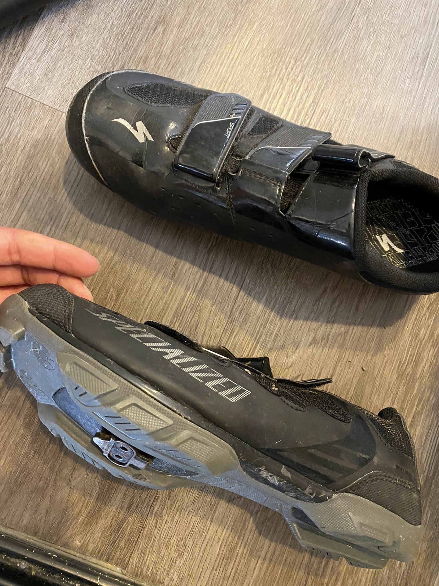 Road Bike Seat And Mountain Bike Shoes (11us)