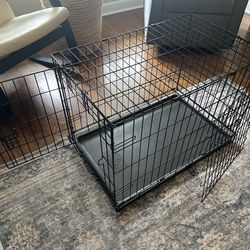 Dog kennel 30"x21x19 LIKE NEW