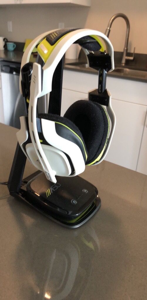 Astro A50 Xbox One & Another surround sound headset/20 or so games