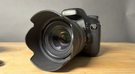 Canon EOS 7D DSLR Camera Bundle – Accessories Included