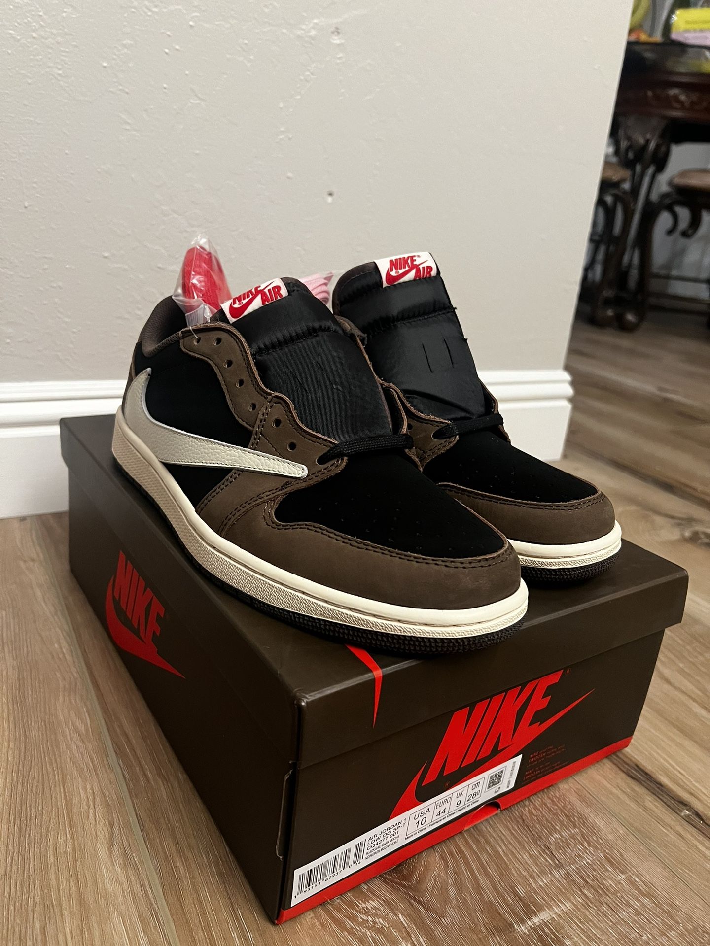 Jordan Travis scott low Mocha size 10