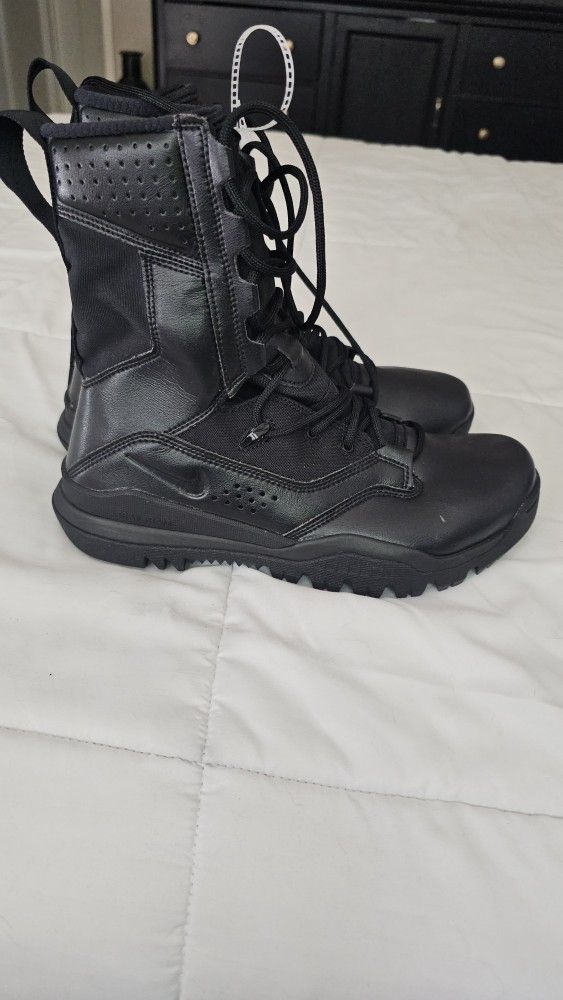 NIKE SFB Tactical Boots