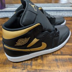 Jordan 1 mids