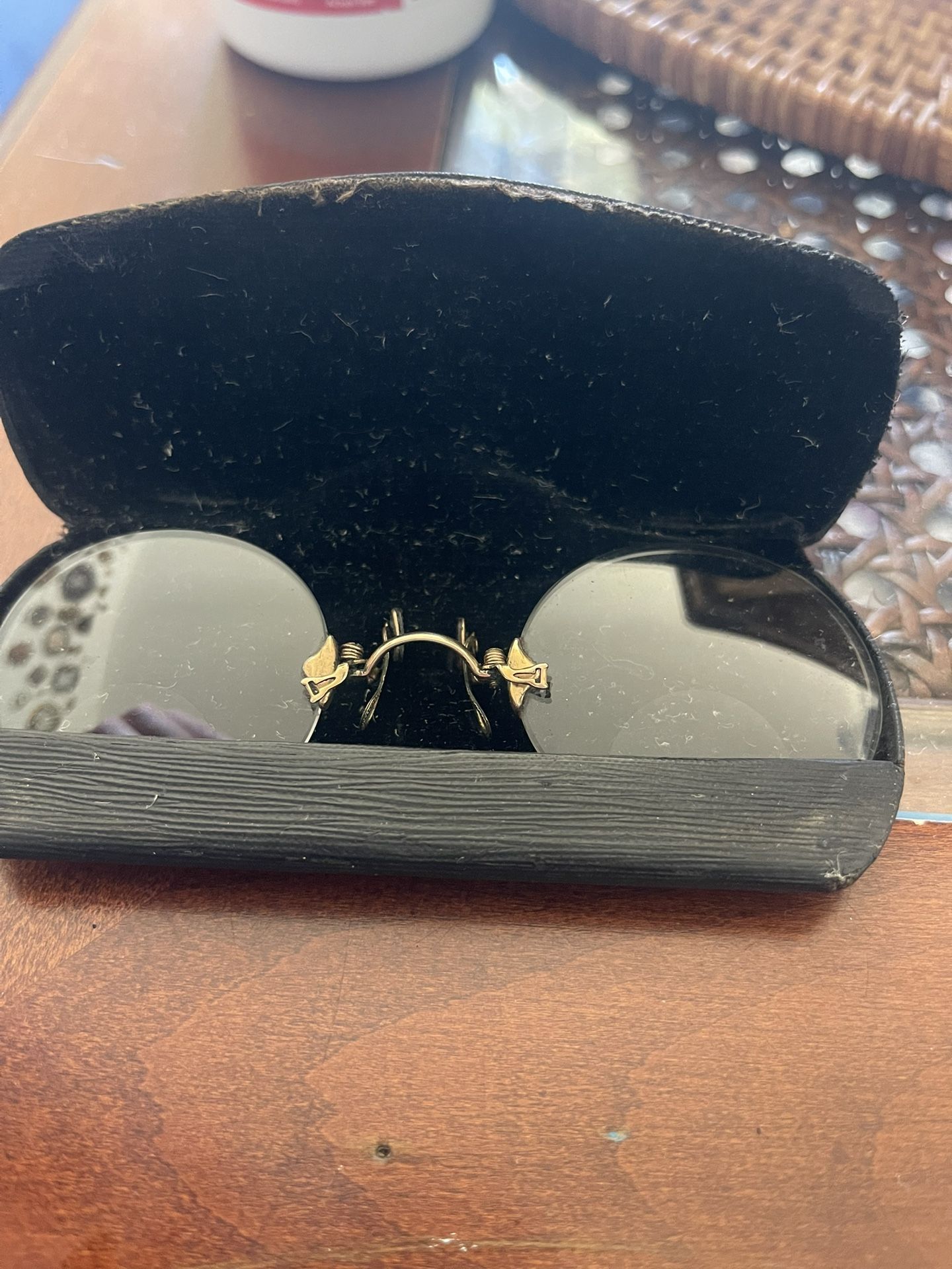 ANTIQUE EYEGLASSES and Case Frameless Pinzer Elgin Ill Drs. Langhorst Lescher