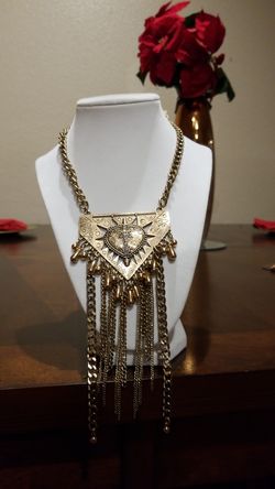 Statement necklace