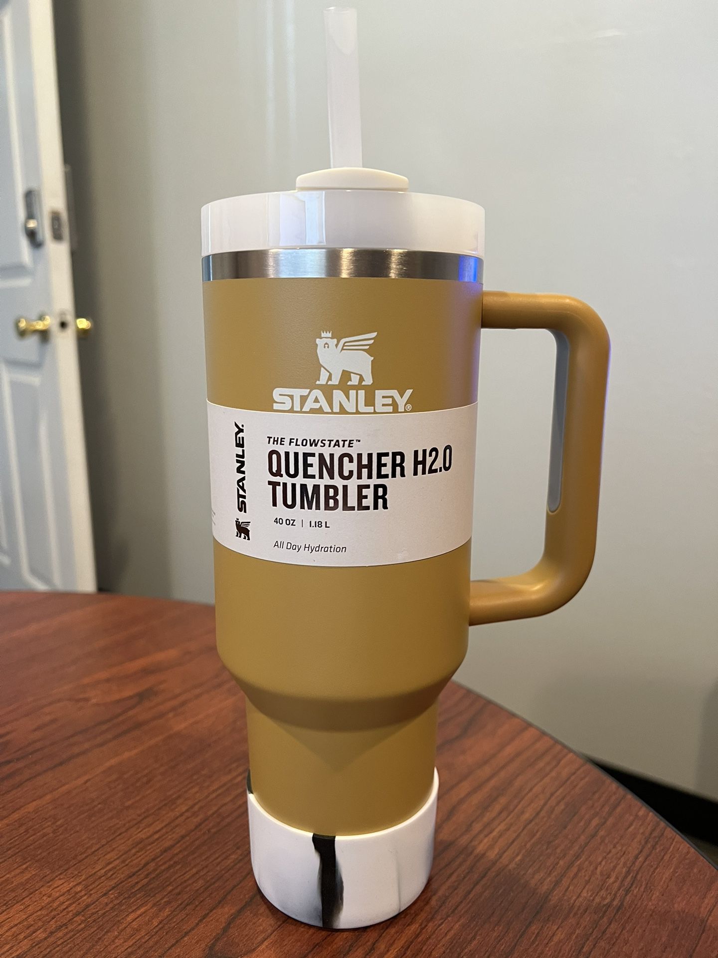 Stanley 40 oz. Adventure Quencher H2.O Flowstate Tumbler Yarrow in 2023
