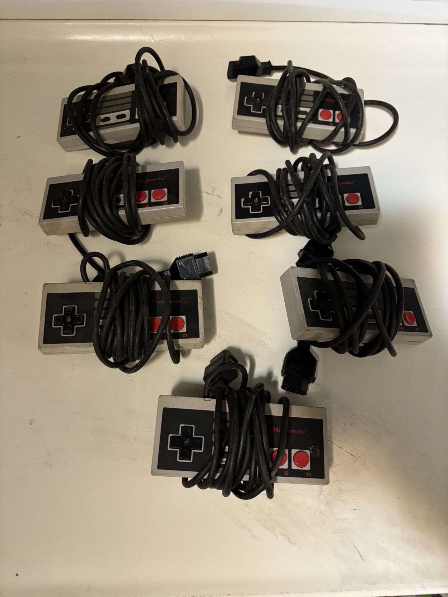 7 Official Nintendo NES -004 OEM Controllers 