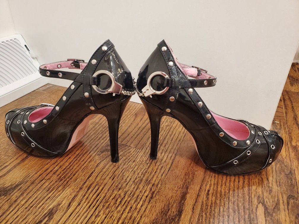Black High Heel Shoes Leg Avenue Licensed by Ellie Size 7 Handcuffs Lovers Lane Cop Costume Party