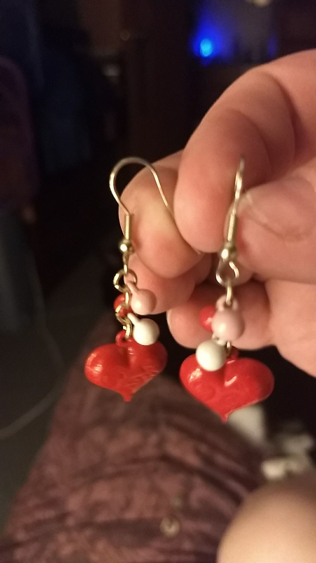 Costume dangly heart earrings