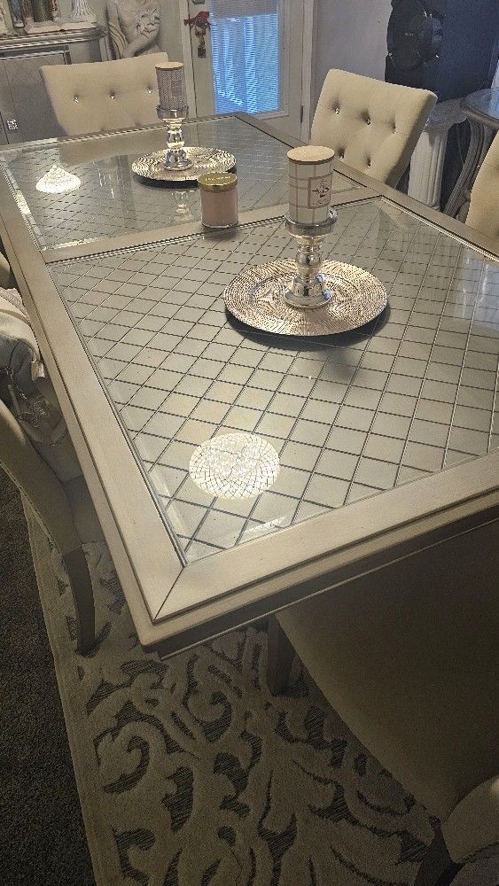 Beautiful 7 Pc Ashley's Dining Table