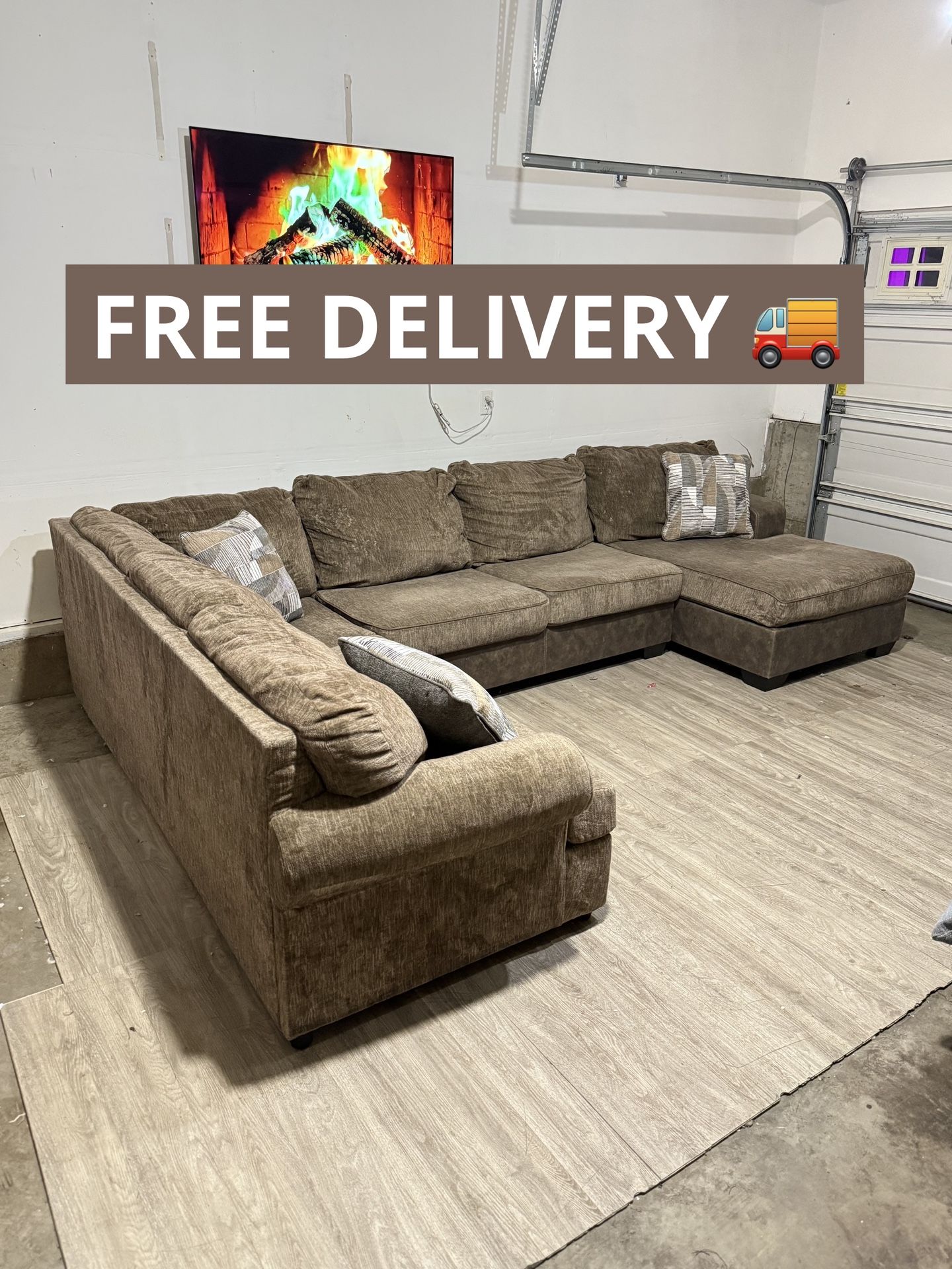 Large Brown Sectional Couch ποΈ- FREE DELIVERY π