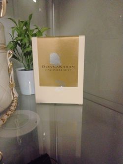 AUTHENTIC DONNA KAREN CASHMERE MIST  TRAVEL SIZE