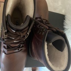 Ugg  Men  Kirkson  Size  7  . 8  .  9  .10