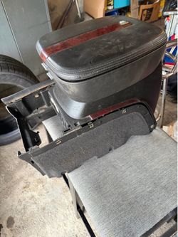 2007/2014 Cadillac Escalade center console