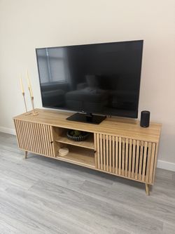 Modern Oak Slatted TV Stand / Media Console