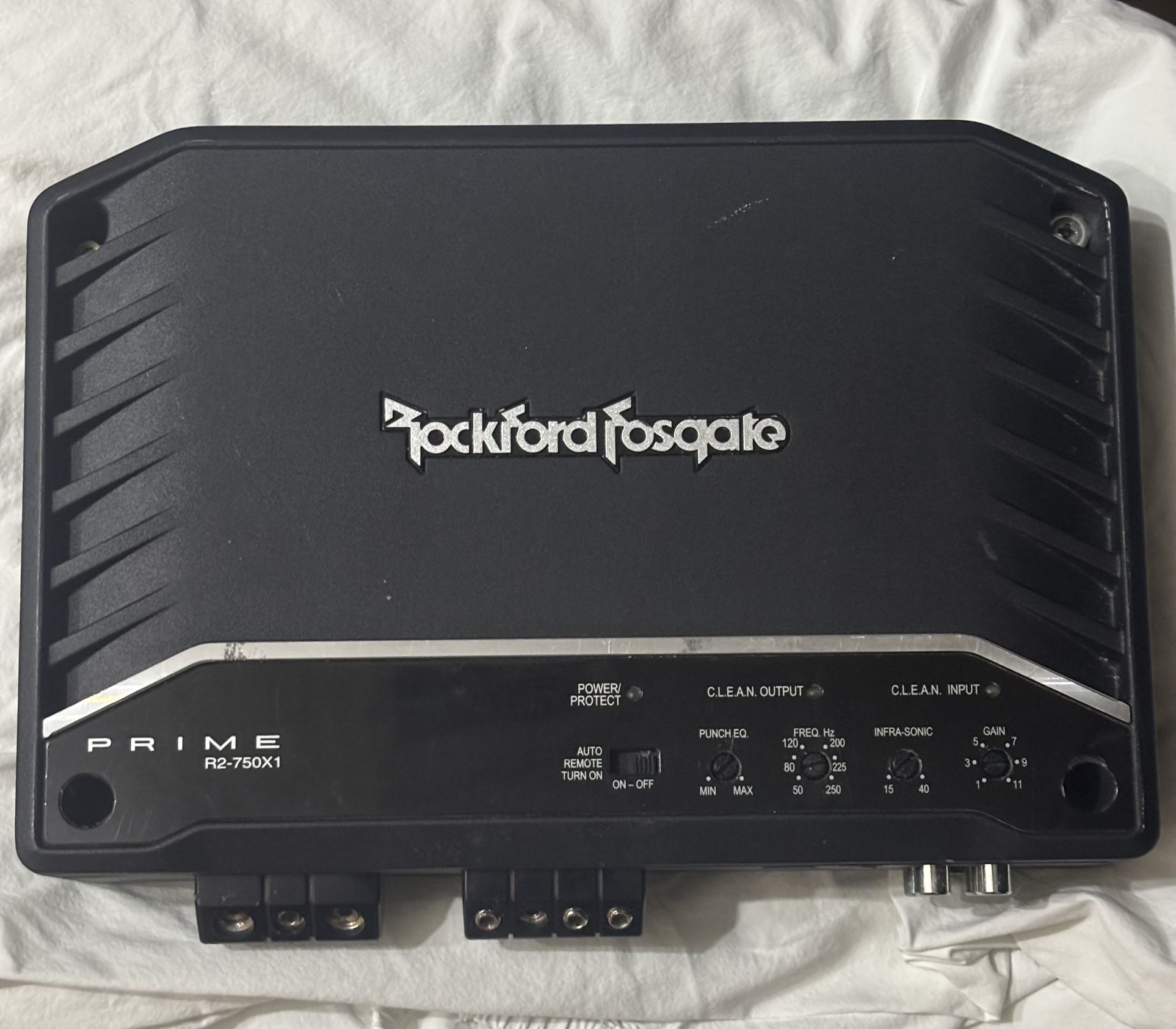Rockford Fosgate Amplifies R2-750x1