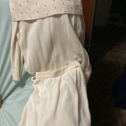 Lambswool 70% 20% angora medium white sweater set perfect for a party pencil skirt
