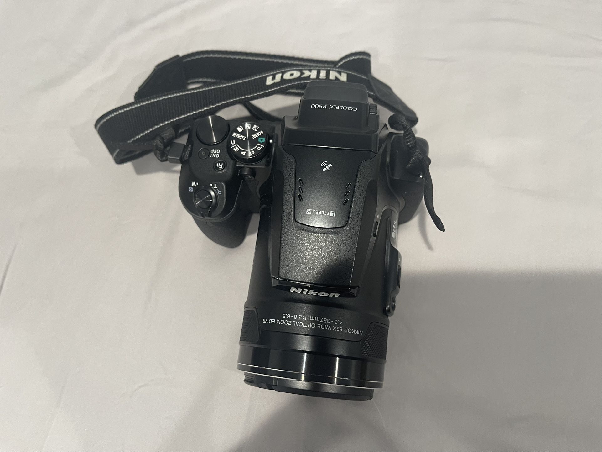 Nikon CoolPix P900 16.0-Megapixel