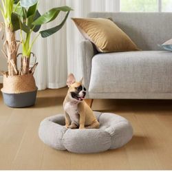 NEW FLOWER DONUT DOG OR CAT BED