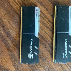 Ddr4 Ram 8g (4 Total) 