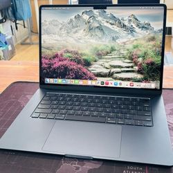 APPLE MACBOOK AIR M3 2024 24GB 1TB Like New ON SALE 100% Battery