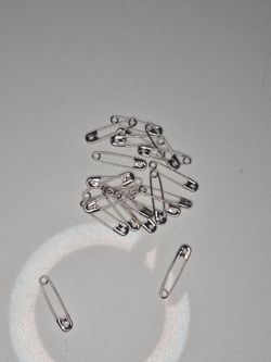 20 Size #0 Silver Tone Safety Pins Sewing Crafts Used