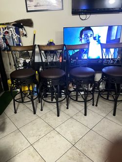 4 Bar Stools
