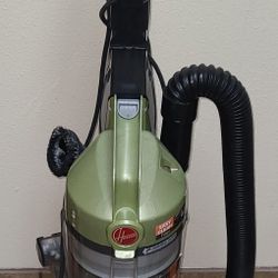 Hoover T-Series WindTunnel UH70210 Pet Rewind Bagless Corded Upright Vacuum