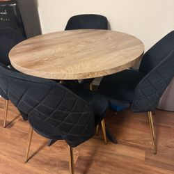 Dinning Chairs And Table 
