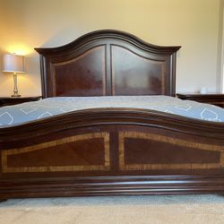 Haverty’s King Bed Set