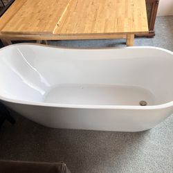 Stand Alone Bath Tub 🛀🏻 