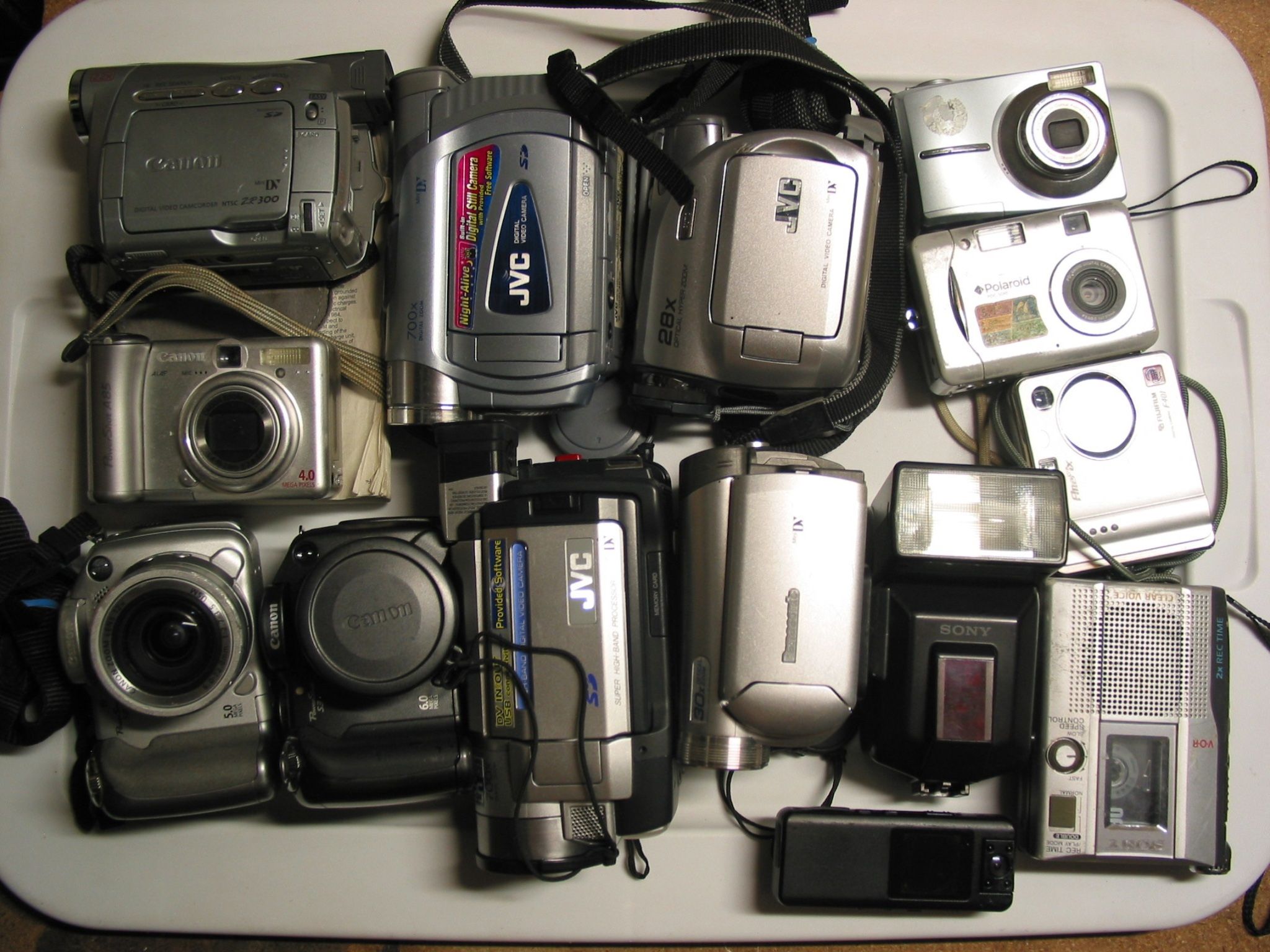 Canon Sony JVC Vintage Mini-DV Tape Camcorders Digital Cameras Flash LOT of 14 NON-WORKING