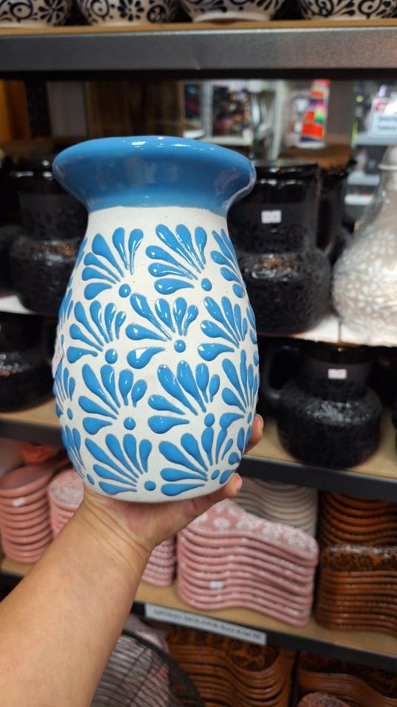 💙Engobe White/blue Flower Vase 💙
