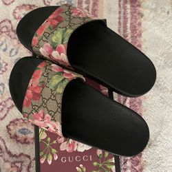 Women Gucci Slides 