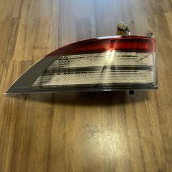 2023-2024 Lincoln Aviator Tail Light