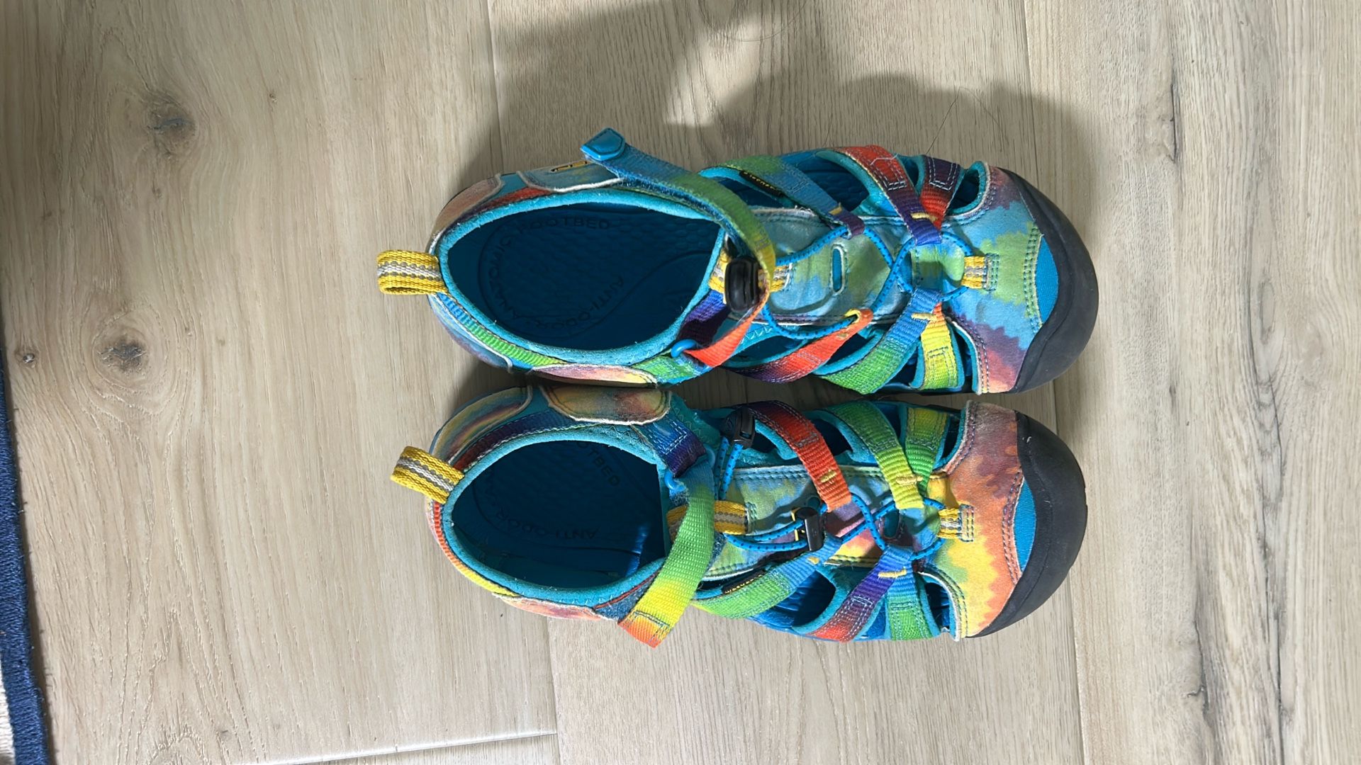 KEENS  Size 7 Women’s 