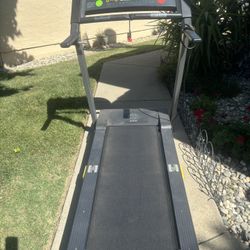 Golds Treadmill