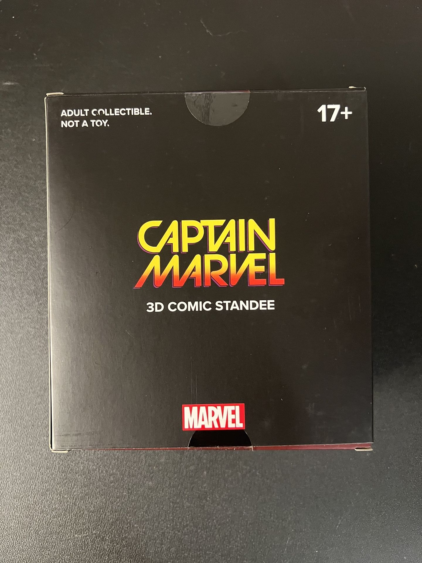 Loot Crate Exclusive Captain Marvel 3D Comic Standee Statue 2019 New Sealed