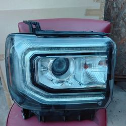 2016-2018  GMC SIERRA 1500 RIGHT PASSENGER RH XENON HID HEADLIGHT OEM 