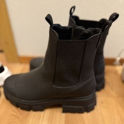 Target Boots Size 8