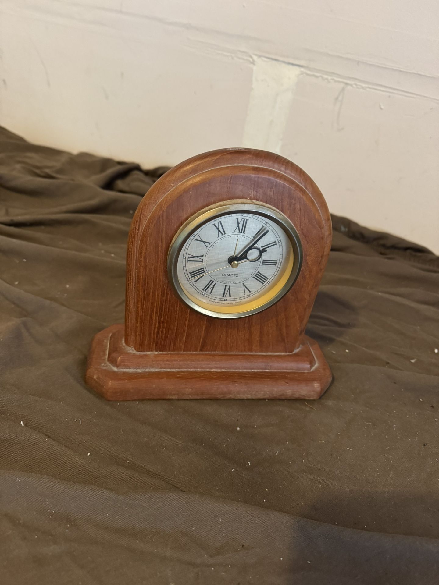 Vintage Wooden Mantel Clock