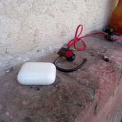 I Got In Good Condition Airpods And Dr Beatspower Studios 3