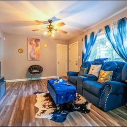 Love Seat 💺 Recliner 