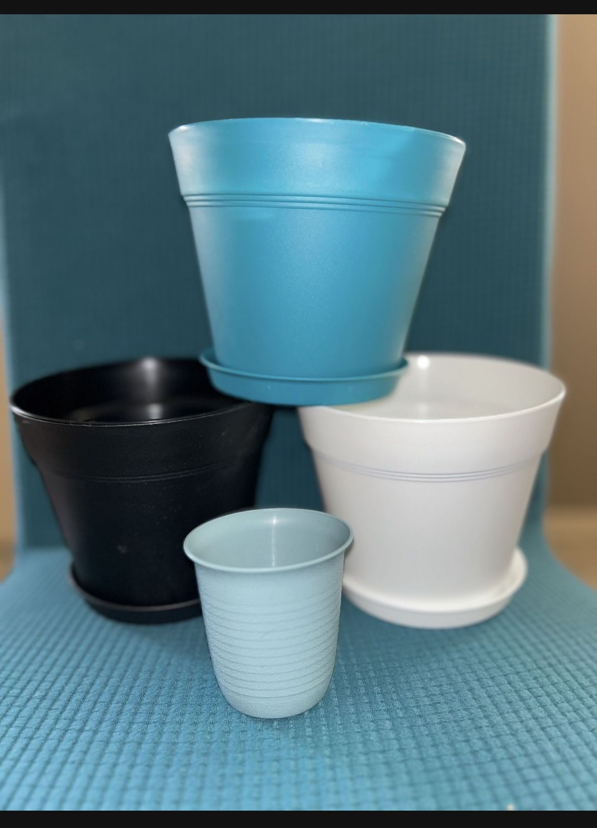 FLOWER POTS