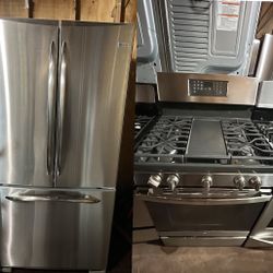 SET DE REFRIGERADOR DE 33 DE ANCHO Y ESTUFA DE 5 QUEMADORES 