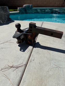 Trailer ball hitch