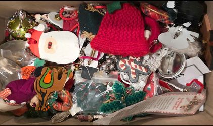 Christmas Jewelry/Craft 8lbs