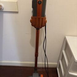 Iwoly Corded Stick Vacuum C600